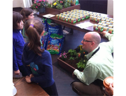 For more great gardening tips this summer, visit: www.miraclegro.com 