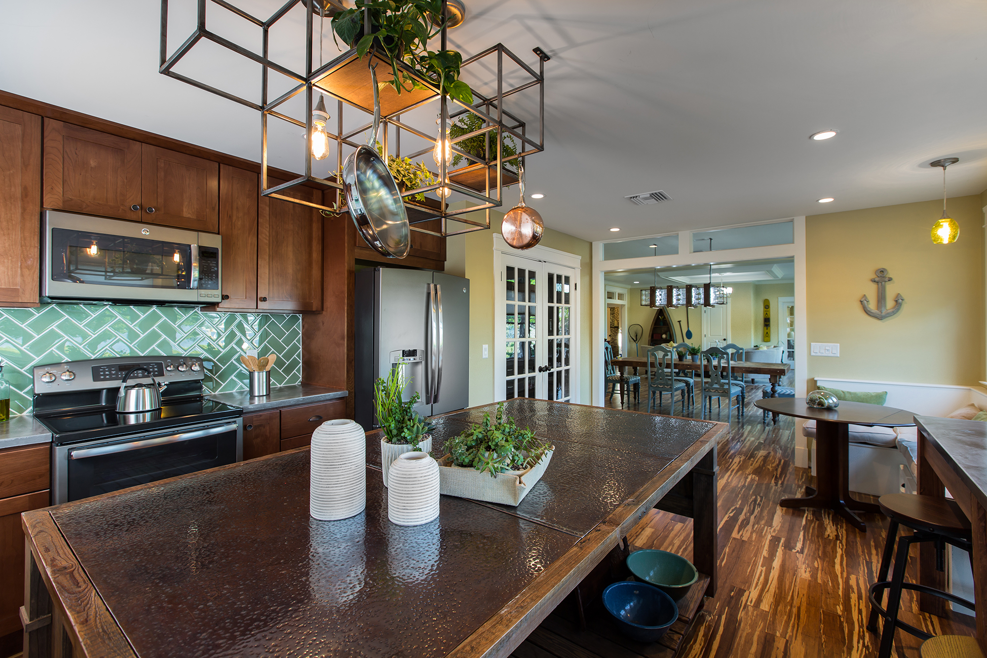 DIY Network's 2014 Blog Cabin Launches Virtual Tour For Lakeside Retreat Press Release