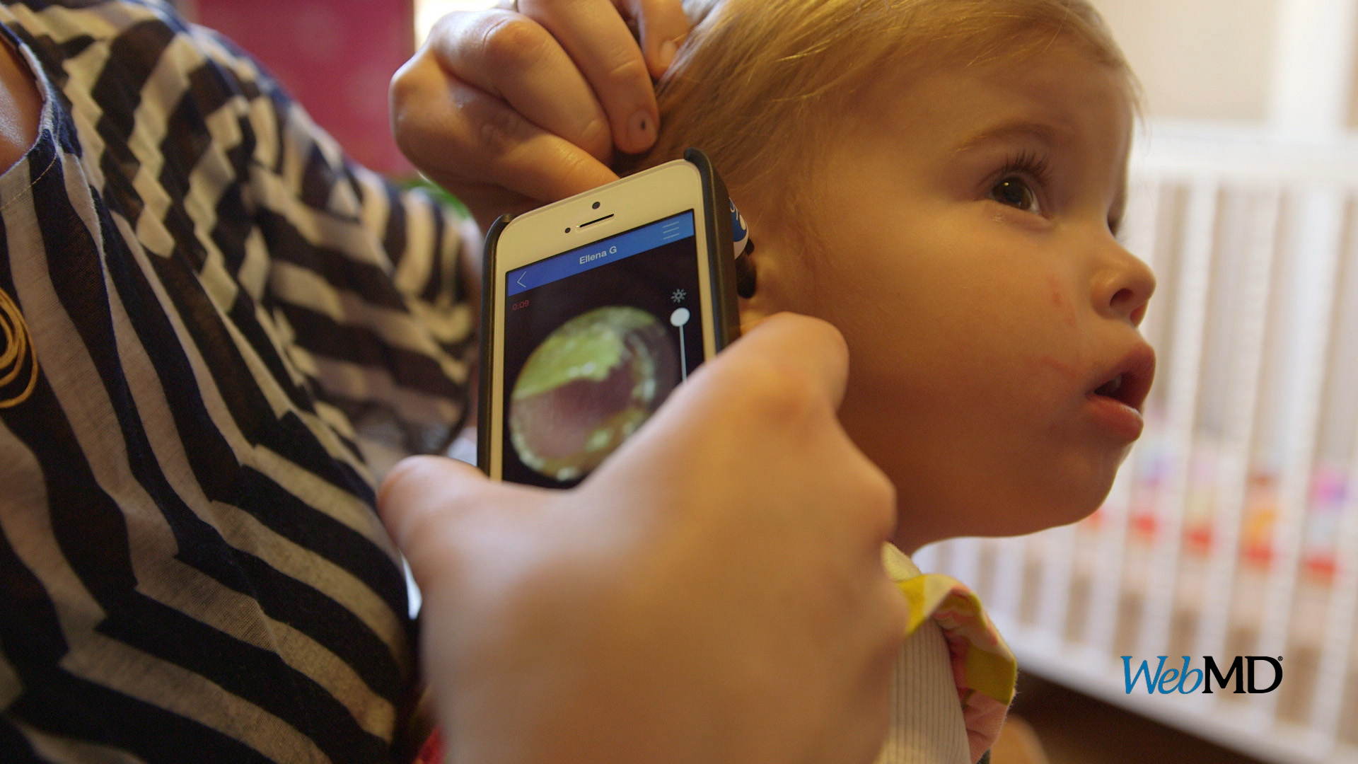 See a device that allows the wireless diagnosis of ear infections
