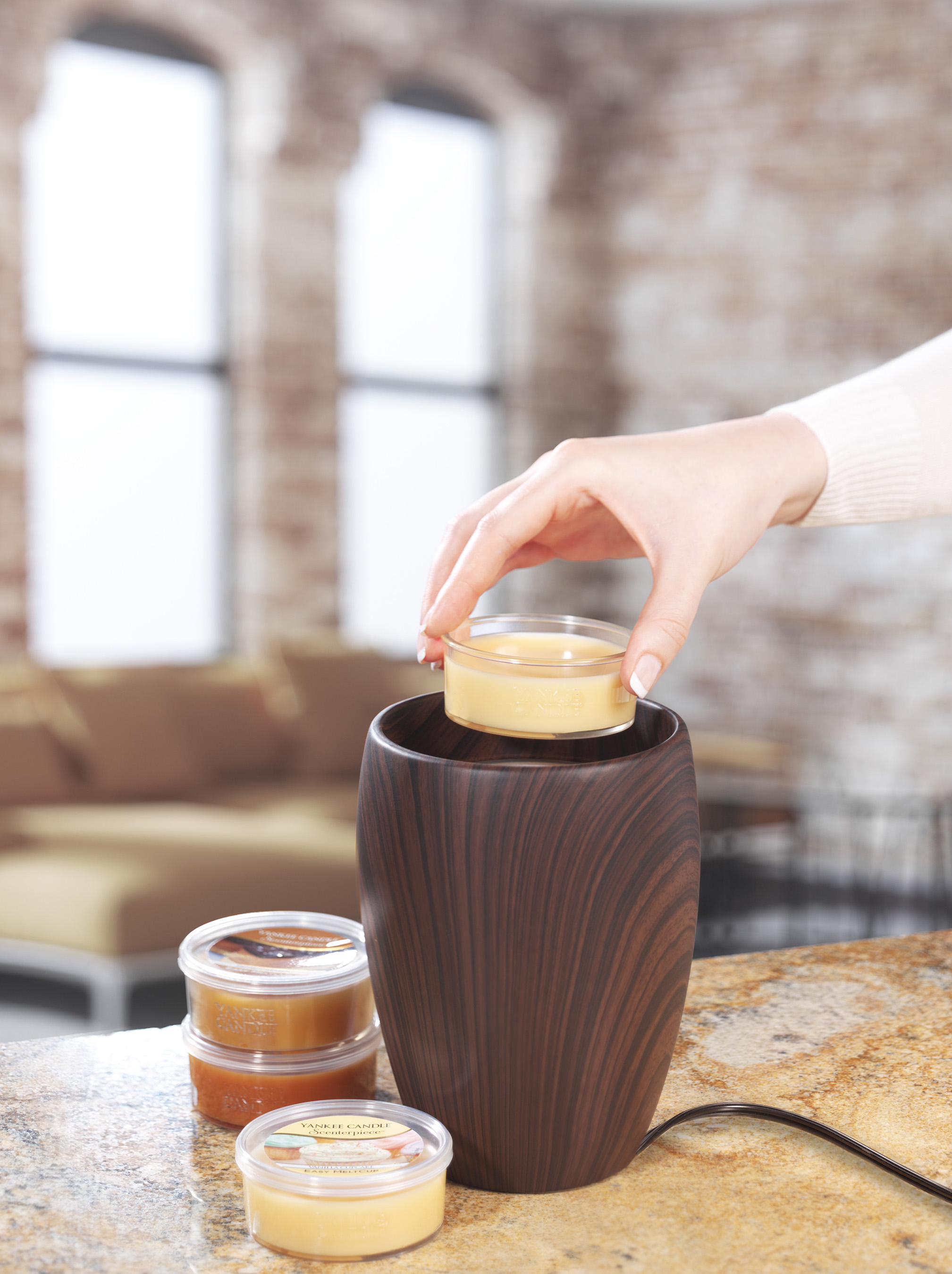 Yankee Candle Revolutionizes Flameless Fragrance with New Scenterpiece