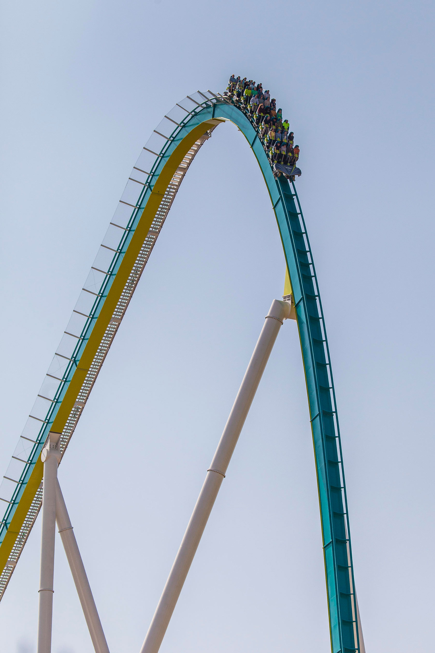 Fury 325, the tallest and fastest giga coaster in the world, crests the top of the lift hill and dives right into its first drop at an astonishing 81-degree angle. Fury 325 is also the longest steel roller coaster in North America.