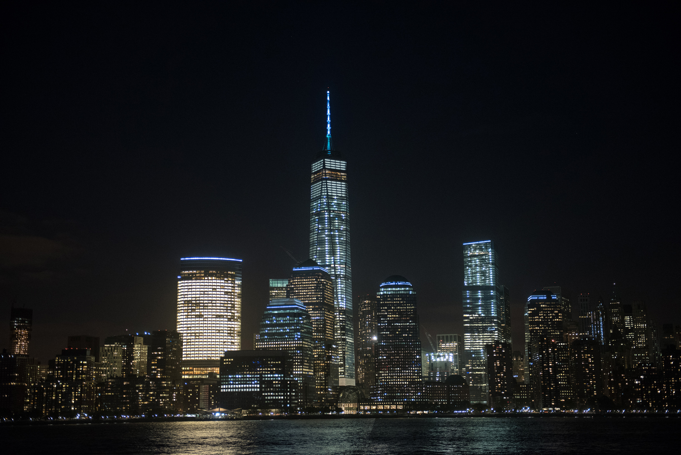 New York City landmark One World Trade Center illuminated turquoise for #LUNGFORCE