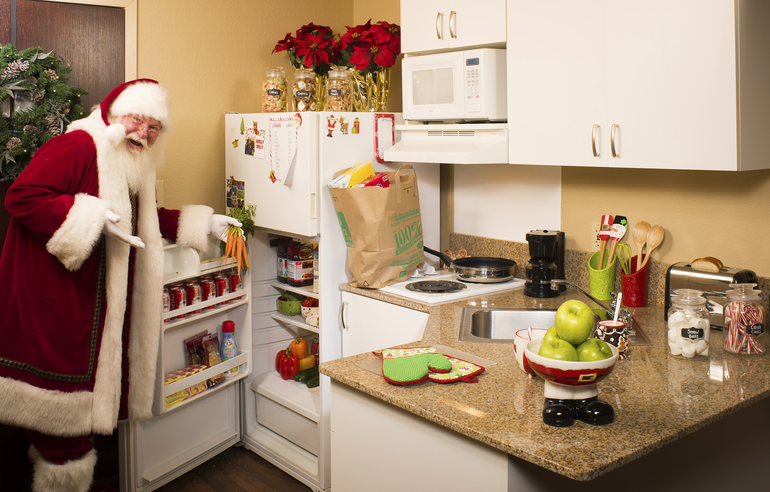 When staying at his official hotel, Extended Stay America, Santa can enjoy his favorite meals. With fully equipped kitchens in every room, guests never miss out on seasonal staples.
