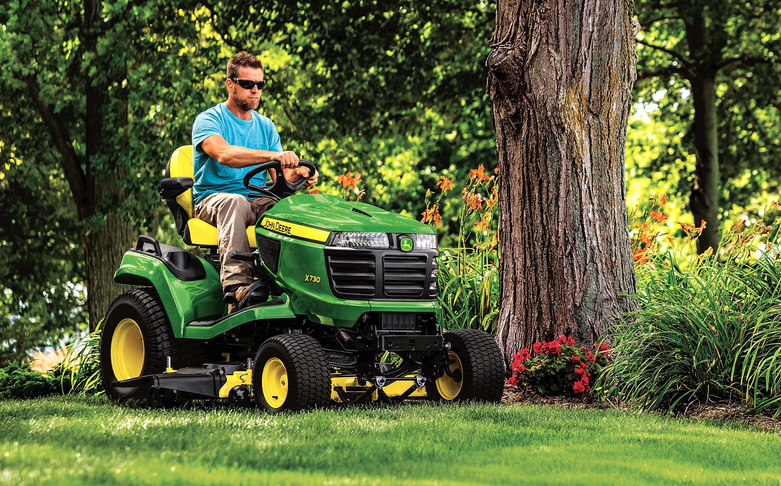 The John Deere X730 Signature Series tractor is powered by a V-twin, liquid-cooled John Deere iTorque™ power system with electronic fuel injection (EFI) to handle even the toughest of property care tasks.