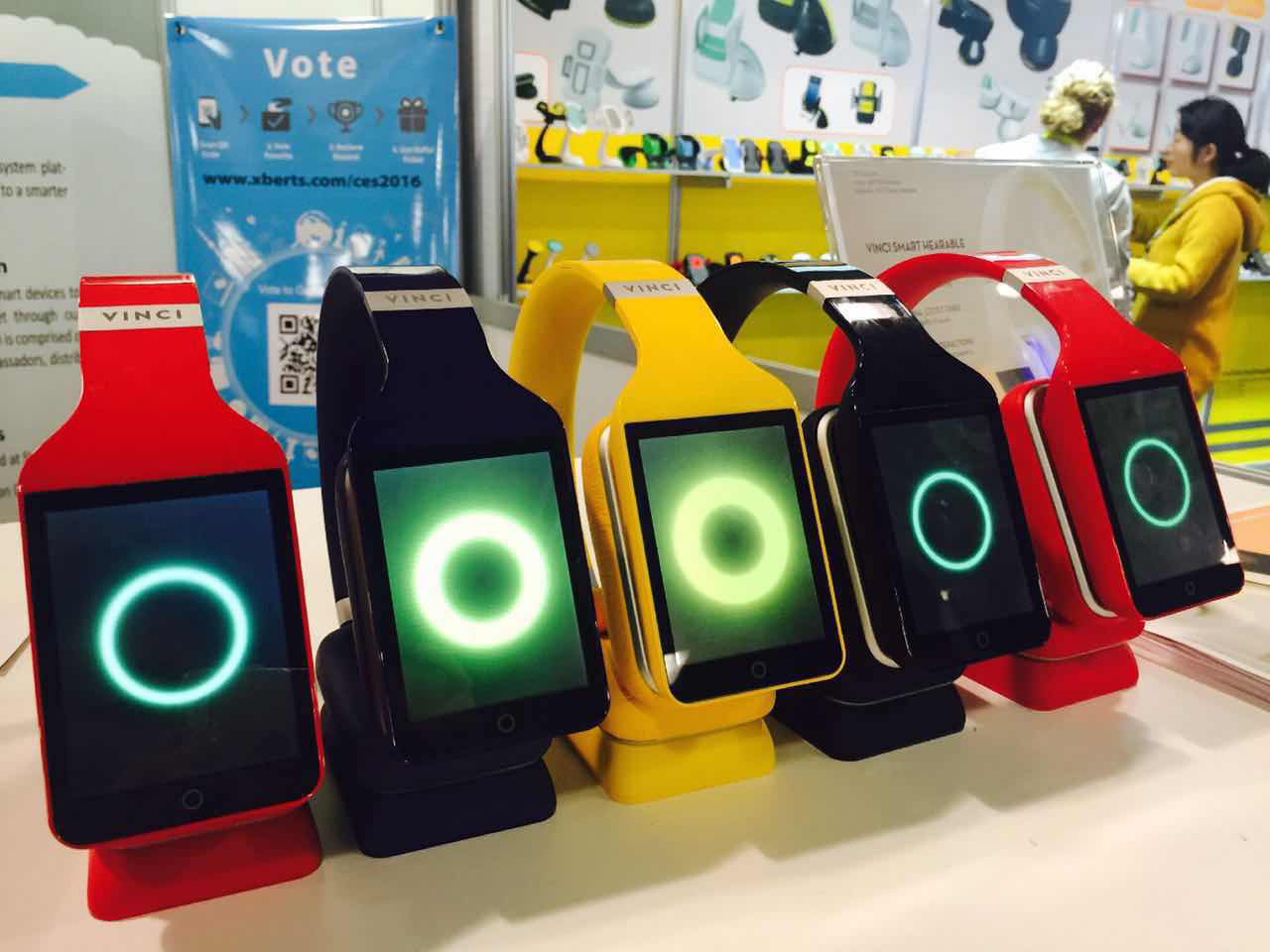 VINCI displayed their products in Punk Red, Rock Black and Folk Yellow in their CES 2016 booth.