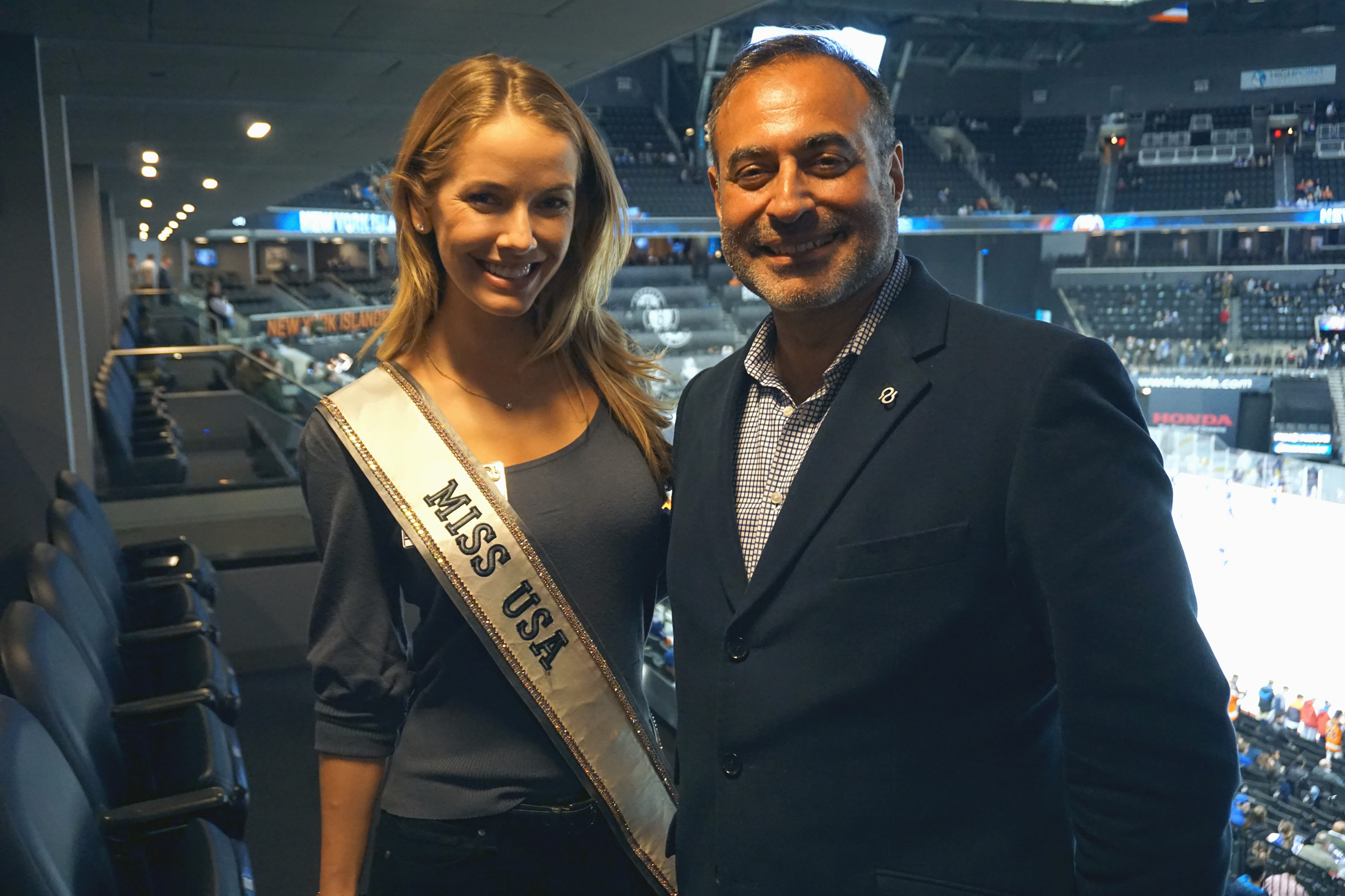 Miss USA raises awareness of Alzheimer’s disease – one of her platform issues – during a New York Islanders v. Philadelphia Flyers game