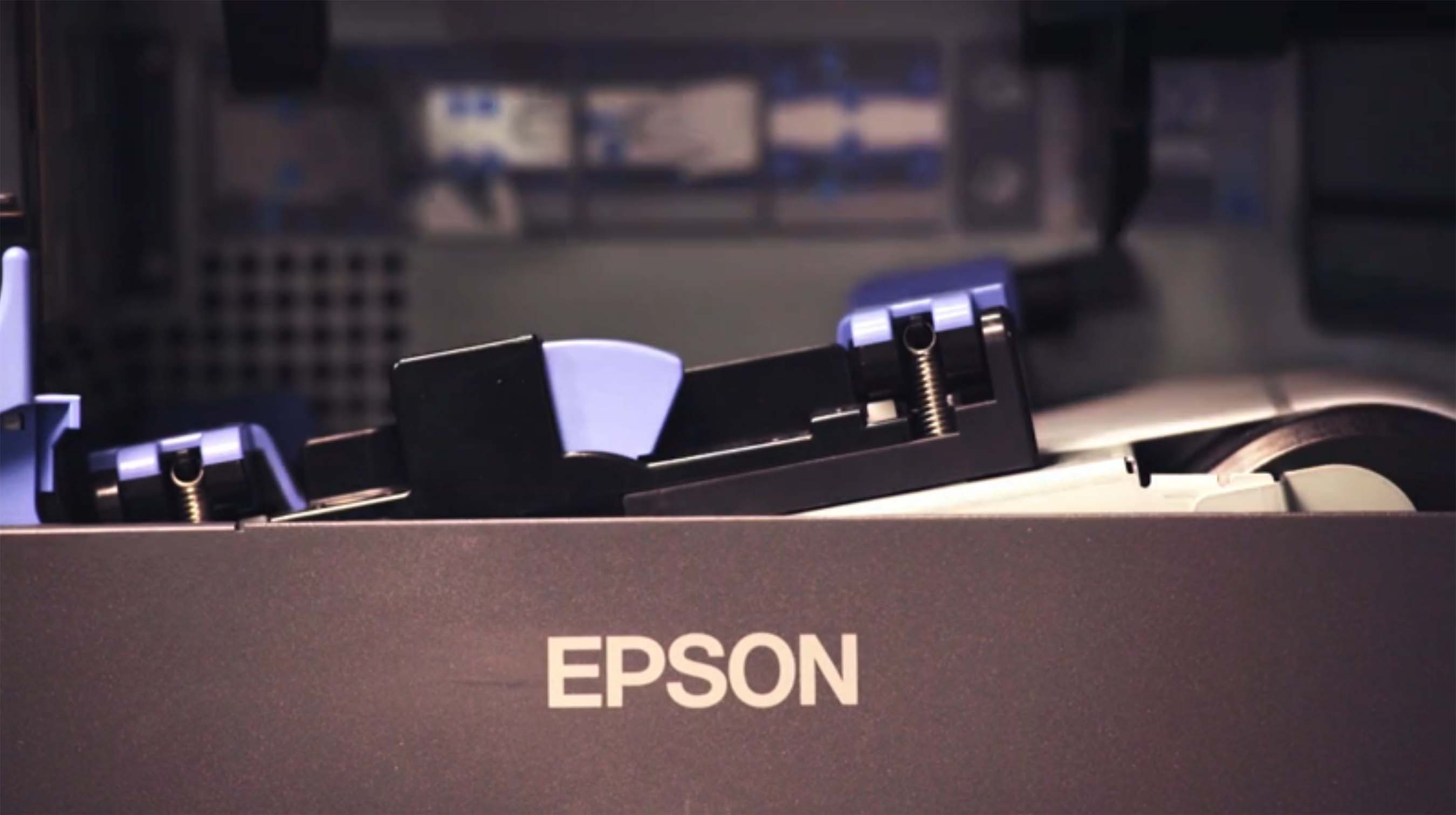A close look of what’s inside of the Epson ColorWorks C7500G inkjet label printer