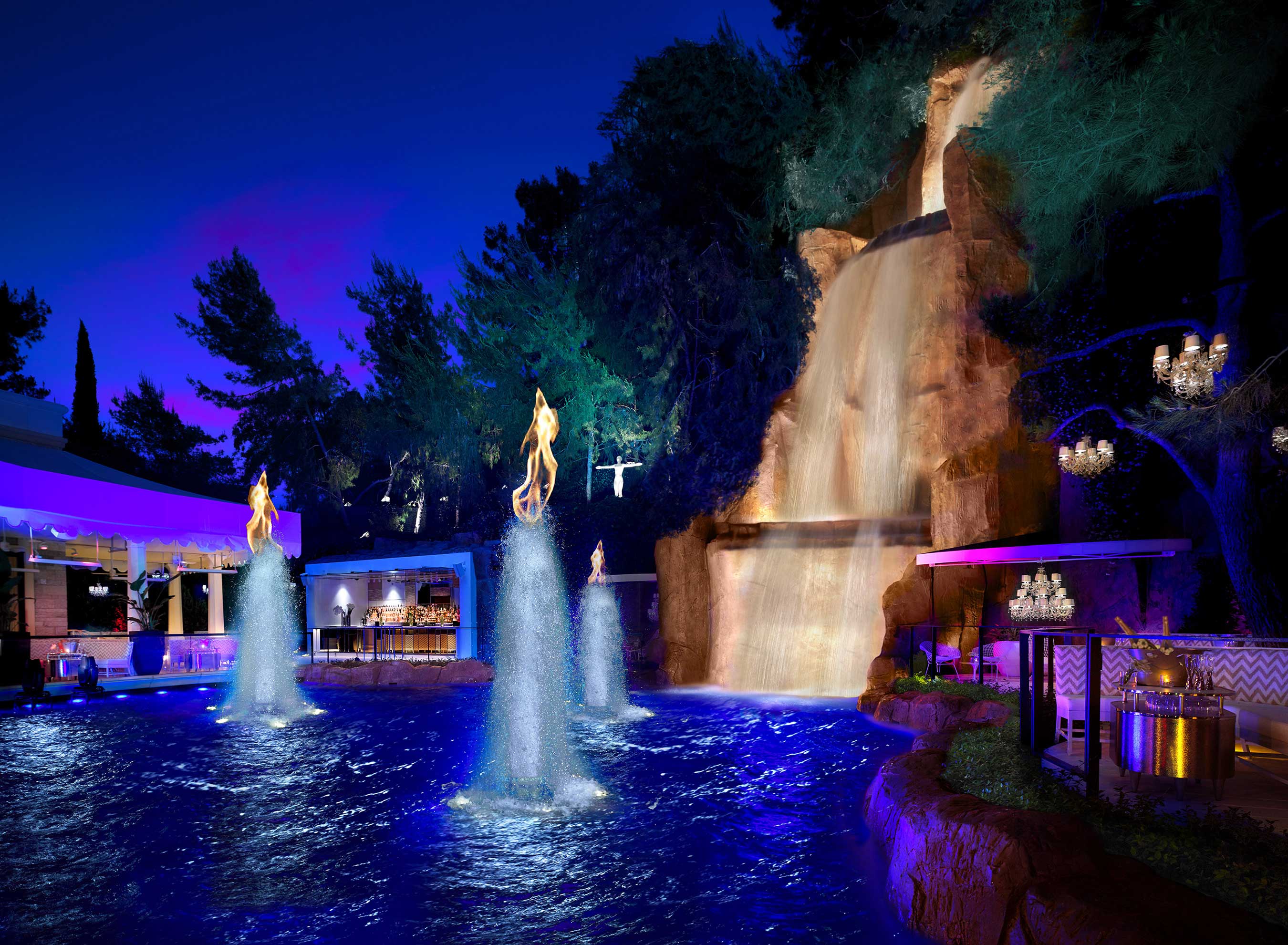 94-foot waterfall, fountain and pyrotechnics show at Intrigue Nightclub in Wynn Las Vegas (photo credit: Barbara Kraft)