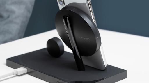 BOOST↑UP Wireless Charging Dock for Apple Watch and iPhone