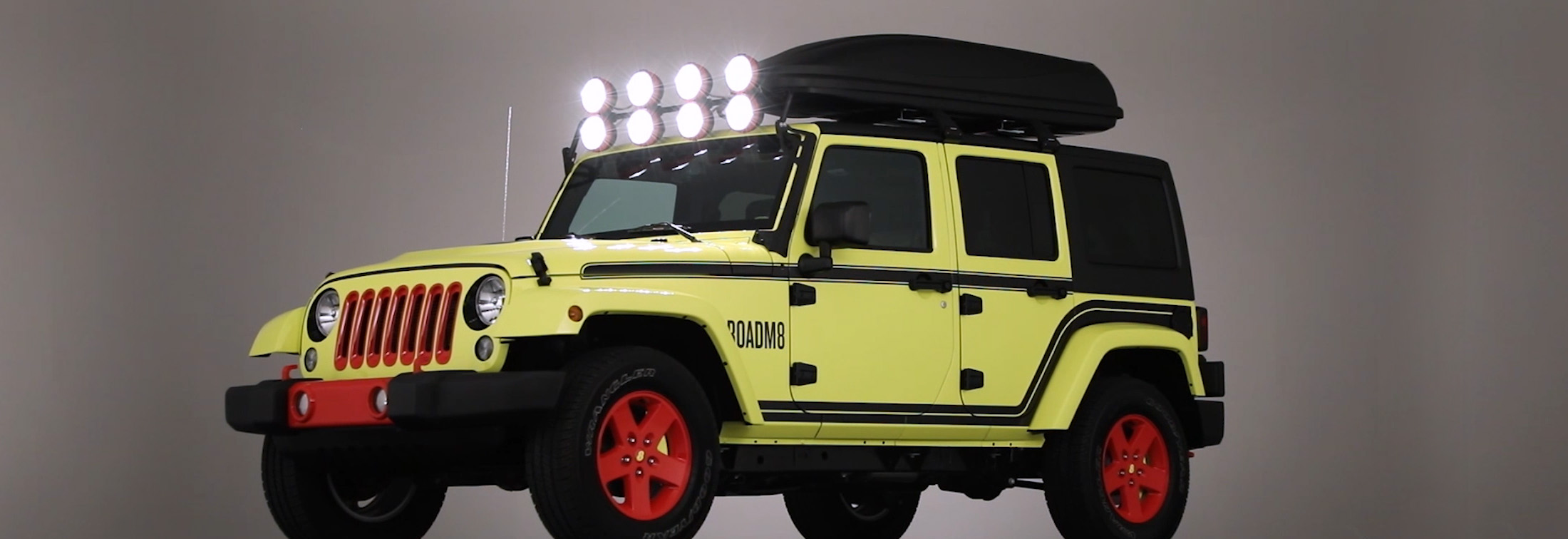 Super8 RoadM8 yellow painted Jeep