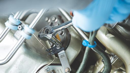 Working on an engine with PROTO tools