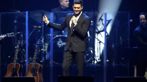 Michael Bubl&eacute; performs at Keep Memory Alive's 22nd annual Power of Love gala in front of a live band.
