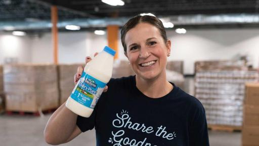 To kick off this year&rsquo;s campaign, Dean Foods employees volunteered at the North Texas Food Bank in October to help provide meals to those in need.