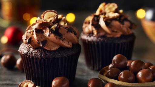 Every bite of these intensely crunchy treats reveals whole hazelnuts covered in caramelized toffee and enrobed in silky milk chocolate. The perfect harmony of smooth, crunchy and sweet, they&rsquo;re totally irresistible whether treating guests &ndash; or yourself.