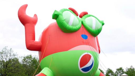 &ldquo;Don&rsquo;t Worry Beach Happy&rdquo; Pepsi #Summergram Crab adorning Navy Pier