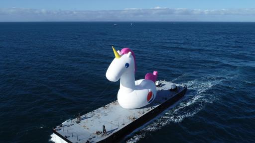 &ldquo;Pool Day All Day&rdquo; Pepsi #Summergram Unicorn floatie traveling from Long Beach to Malibu