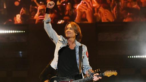 Keith Urban greeting fans during a show