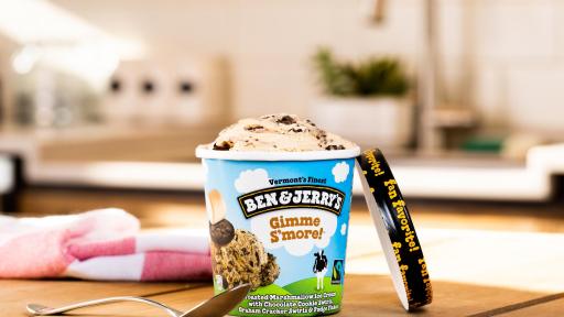 Gimme S’more! ™ is toasted marshmallow ice cream with chocolate cookie swirls, graham cracker swirls & fudge flakes.