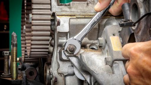 Full polished chrome combination 11-piece wrench set with rack comes 1/4-inch to 7/8-inch combination wrenches. Alloy steel construction enhances lasting durability, reduces everyday wear and tear.