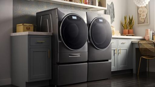 Whirlpool’s new laundry pair helps families skip steps when doing laundry by offering practical features like detergent storage for up to 40 loads, control from anywhere capabilities, and more.