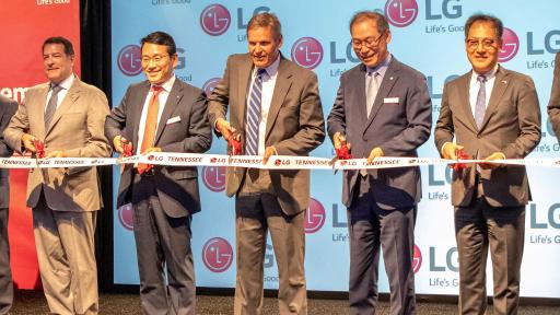 (From left to right): U.S. Rep. Mark Green, President & CEO of LG Electronics North America William Cho, Tennessee Gov. Bill Lee, President of the LG Home Appliance and Air Solutions Company Dan Song and South Korean Consul General Young-jun Kim cut the ceremonial ribbon for LG’s state-of-the-art washing machine factory in Clarksville, Tennessee