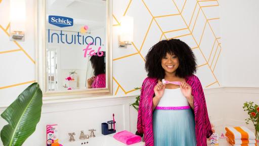 Phoebe holding a intuition fab razor