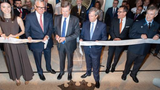 Ribbon Cutting for Fairmont Royal York's 90th anniversary, from L to R: Kaila McMurray, Paul Campbell, Mayor John Tory, Jon Love, Edwin Frizzell, Vergilio Ferreira