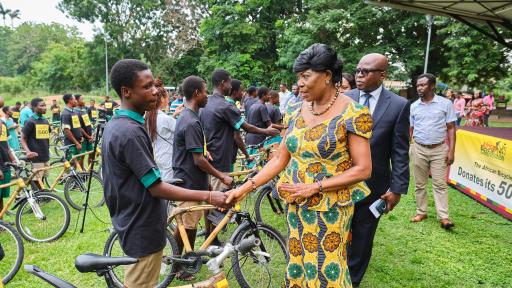 Hon. Elizabeth K. T. Sackey (center), Deputy Regional Minister of Greater Accra and Mr. Carl
Nelson(second from right), COO, Ghana Investment Promotion Centre, congratulating bamboo bicycle
recipients, recently, at the African Bicycle Contribution Foundation&rsquo;s &ldquo;500th Bicycle&rdquo; event, in Accra.
