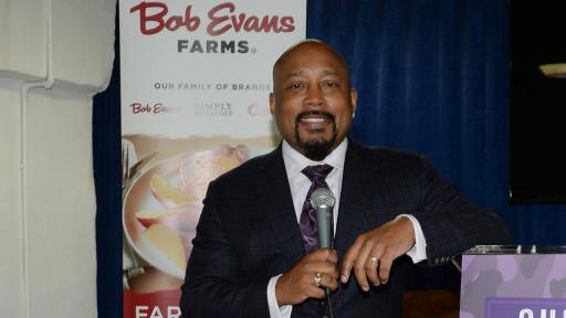 Daymond John providing Carson Goodale, CEO of FanFood and a 2017 winner of Heroes to CEOs, advice on how to continue the success of his business with the grant he received from Bob Evans Farms.