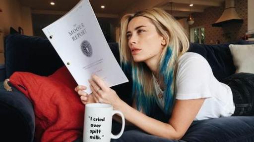 Arielle Vandenberg reading the Mooer Report