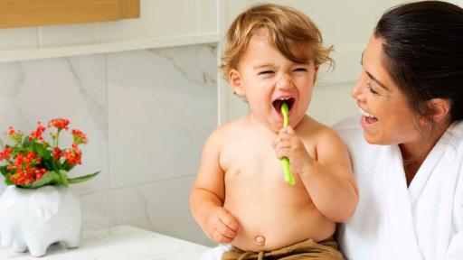 Nicole Phelps with kids