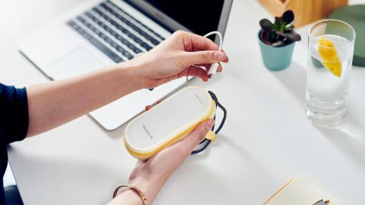 Medela&rsquo;s Freestyle Flex&trade; comes with a built-in, USB-chargeable battery for convenient charging wherever you are, and a 2-hour battery life for pumping between charges.