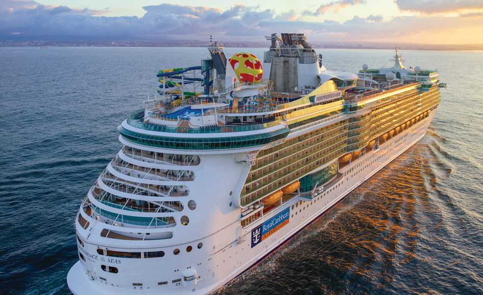 Cruis Ship,  Independence of the Seas, Freedom in the ocean