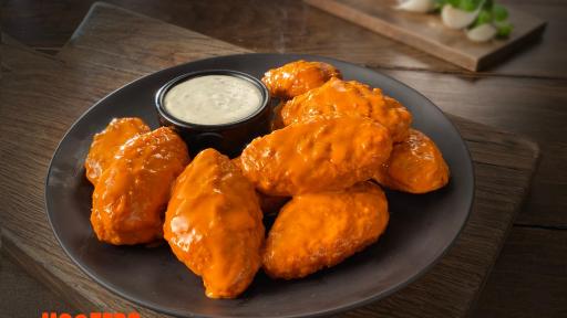 Hooters launches Unreal Wings with Quorn.