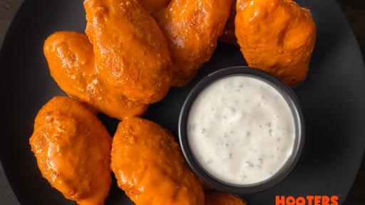 Hooters launches Unreal Wings with Quorn.