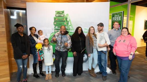 The 144 winning families across the country not only received over $1,000 in gifts. They also made new friends in Cricket Wireless and each other.