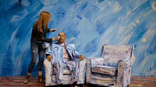 Artist Alexa Meade paints heart attack survivor, Ron, “hidden” into a mural during the Bayer®Aspirin Hidden Risk campaign launch event.