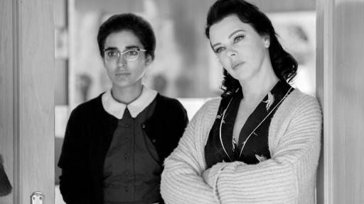 Inma Cuesta and Debi Mazar in Arde Madrid: Burn Madrid Burn