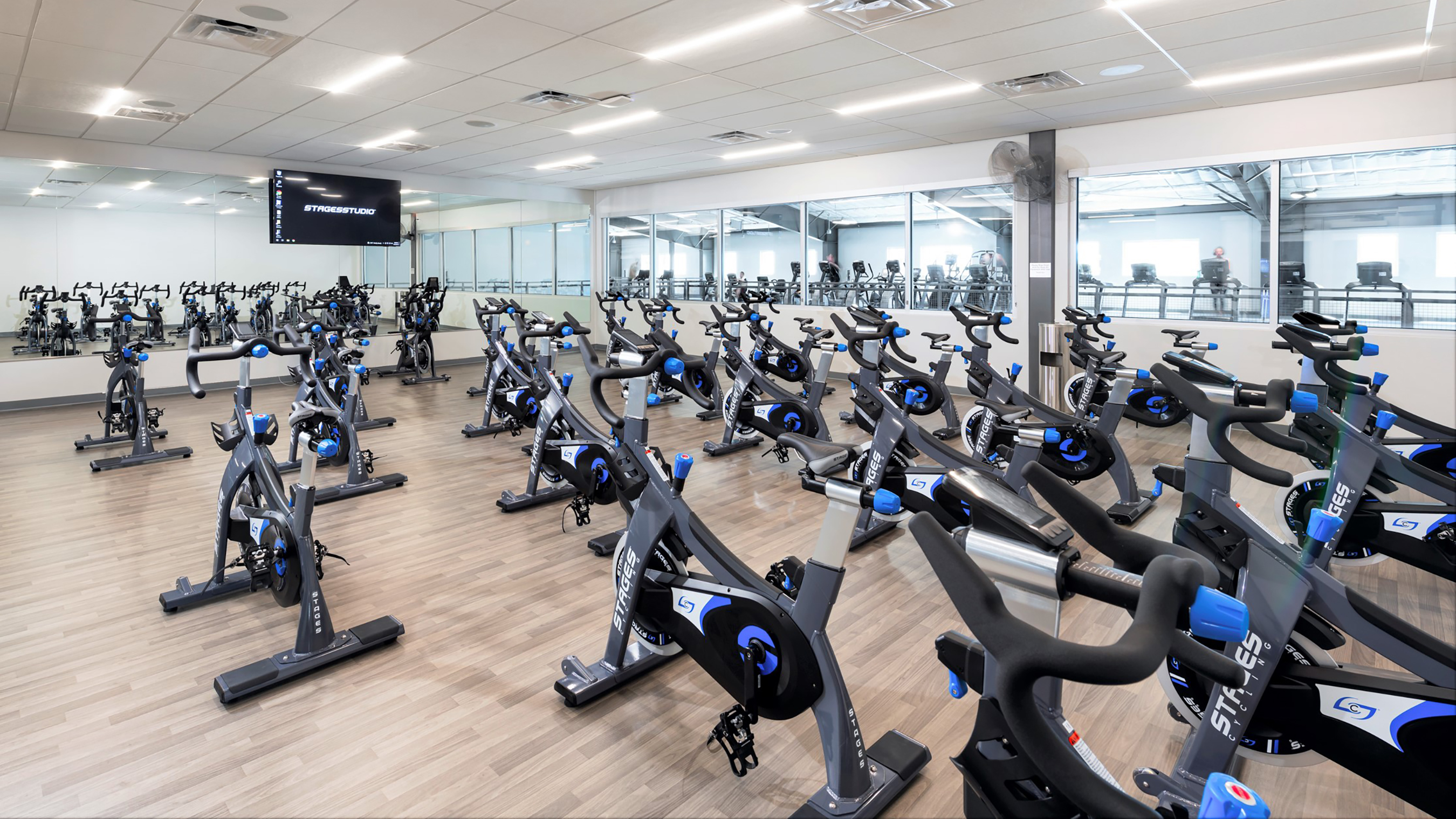 Spin, yoga, boxing and other group classes are scheduled daily, while U-Haul Team Members and their families also have on-site access to a full-service health clinic and dental office.