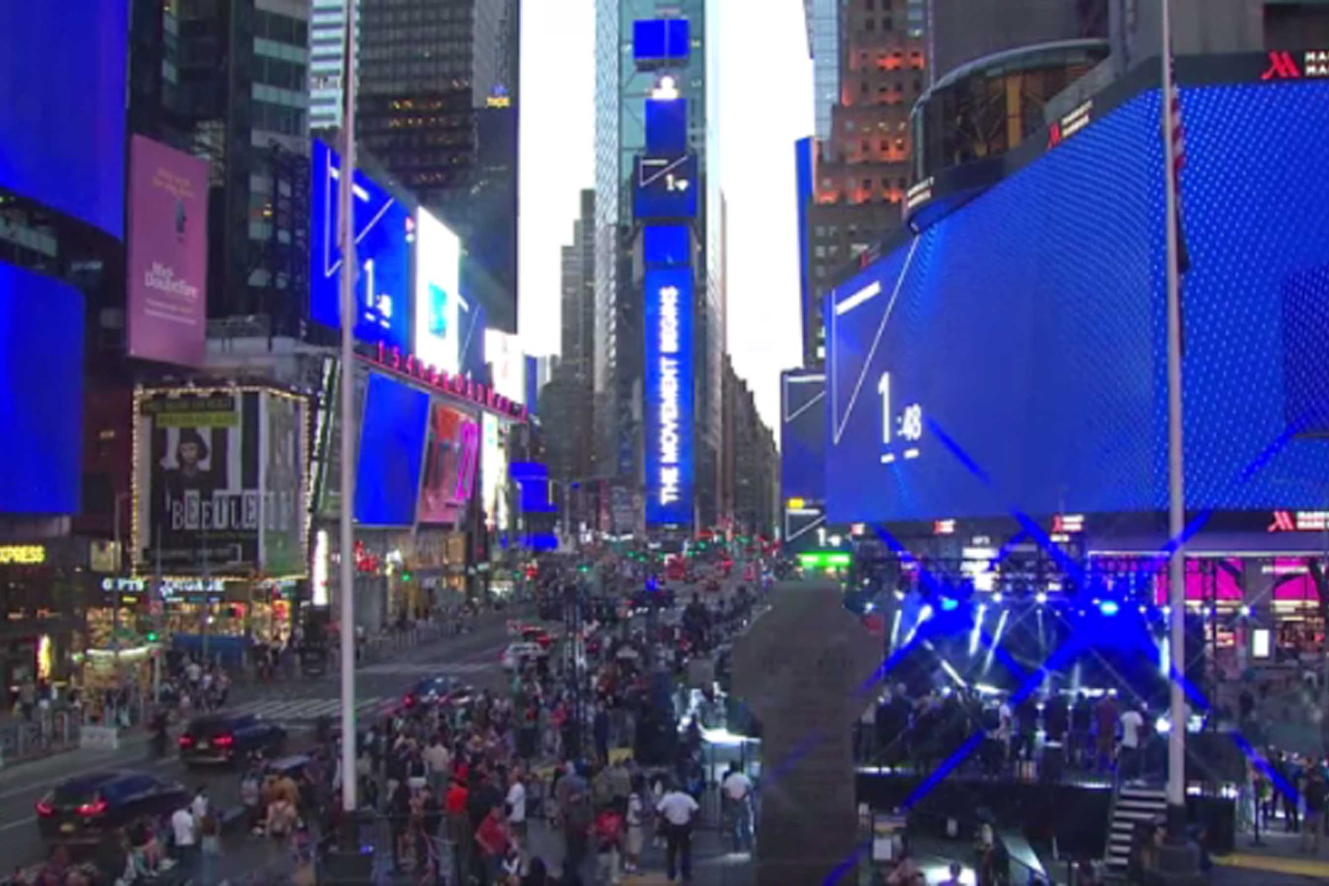 Kia debuts all-new EV6 in Times Square.