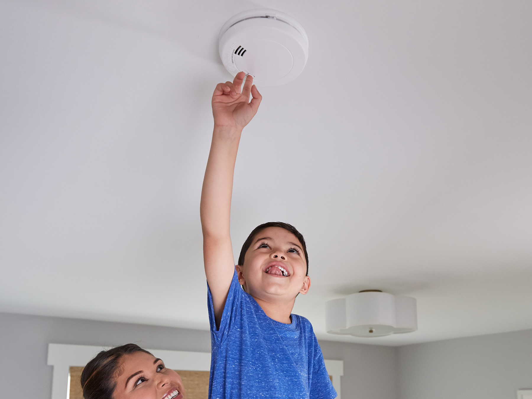 Checking smoke detector