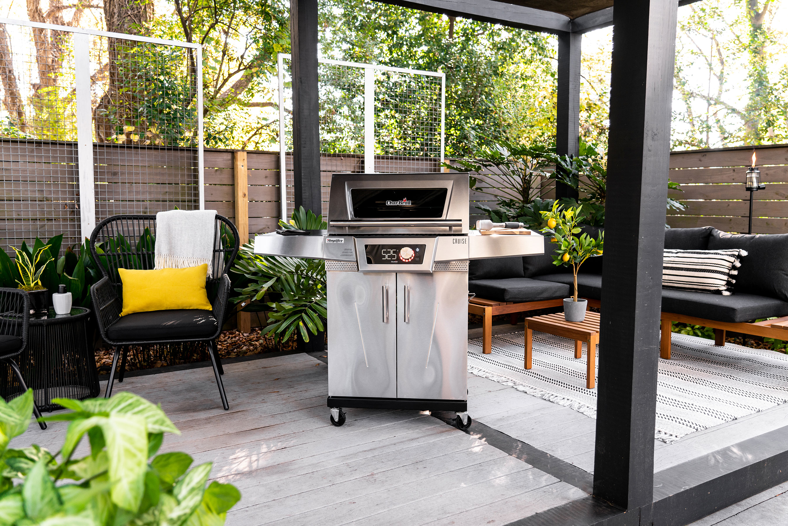The grill’s built-in auto-calibration keeps the heat consistent as you cook, allowing you to grill things in a way you never thought possible.