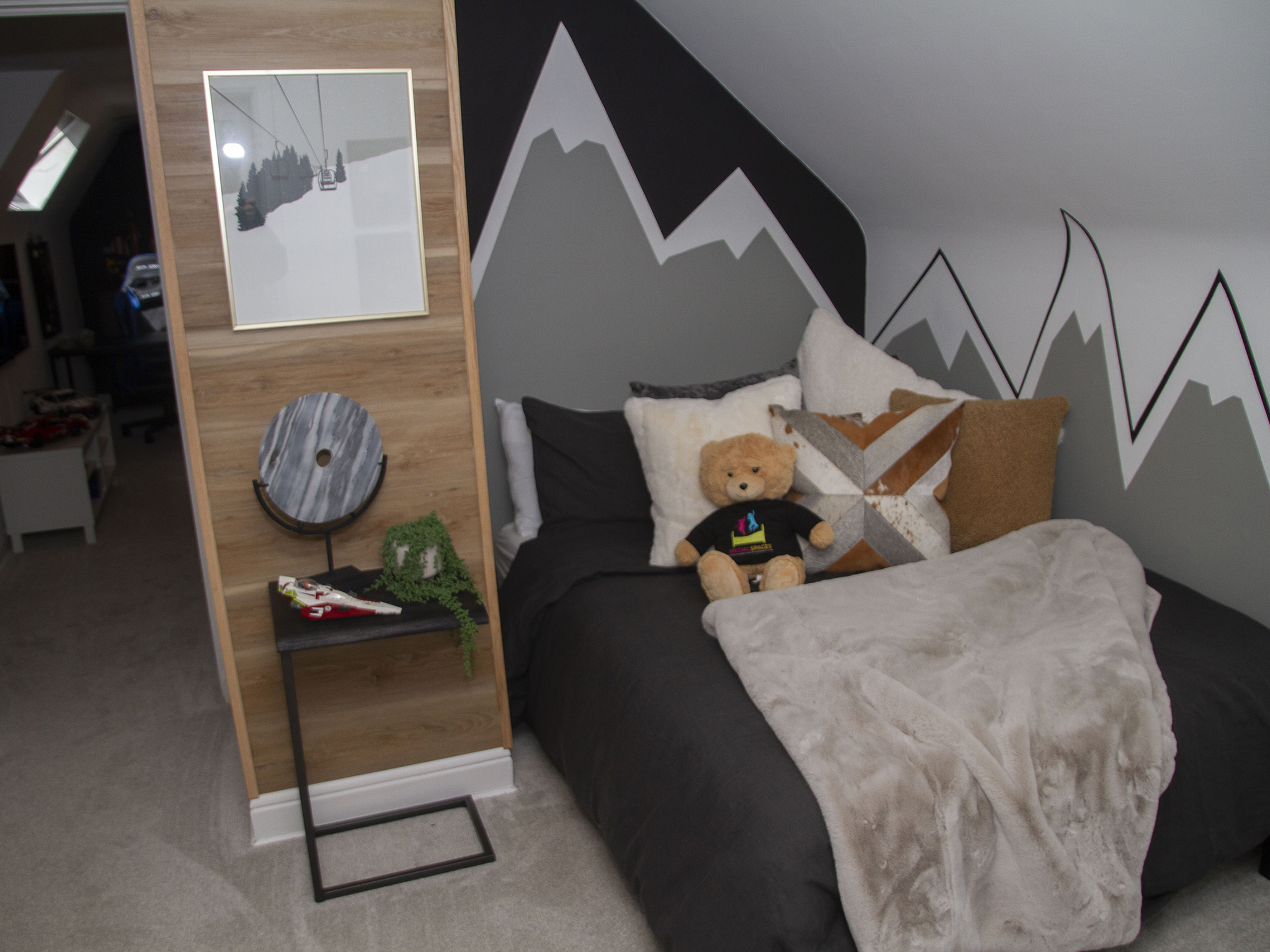 Rudy’s sleek and modern bedroom, created by volunteers from Northwestern Mutual and Special Spaces