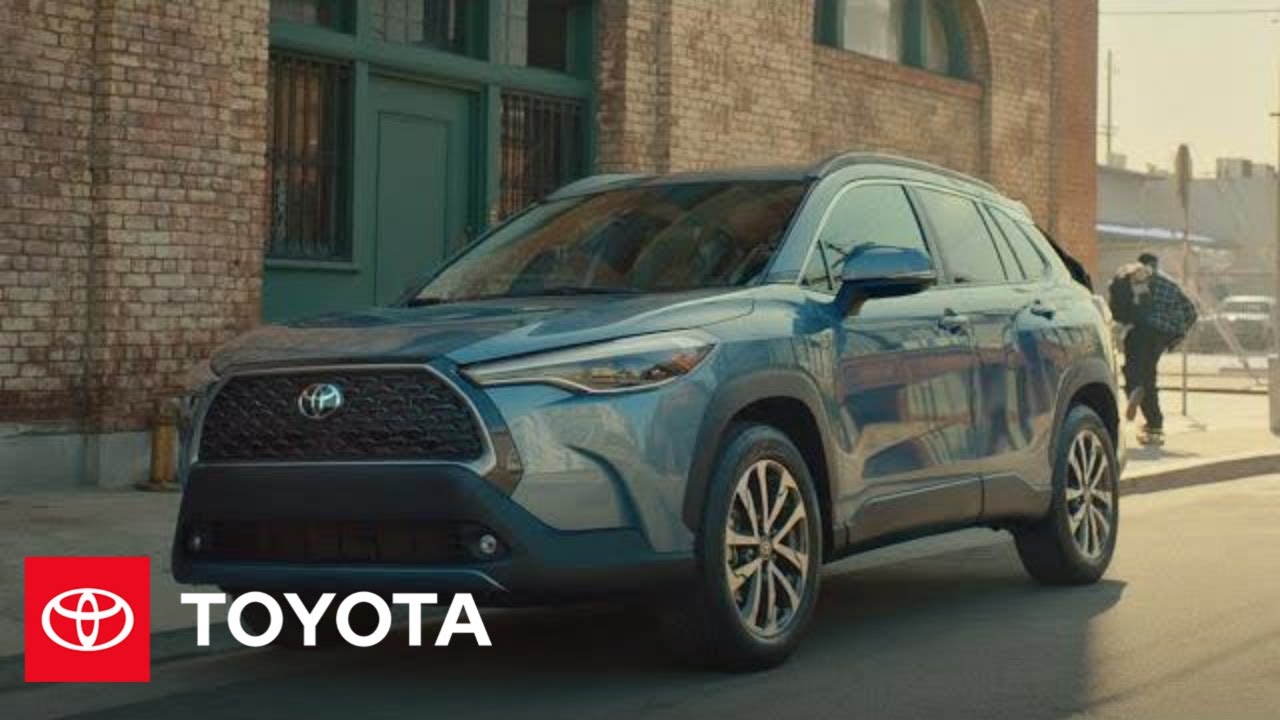 Toyota’s spot “Skate Instructor” showcases the Corolla Cross’ smooth moves on the streets.