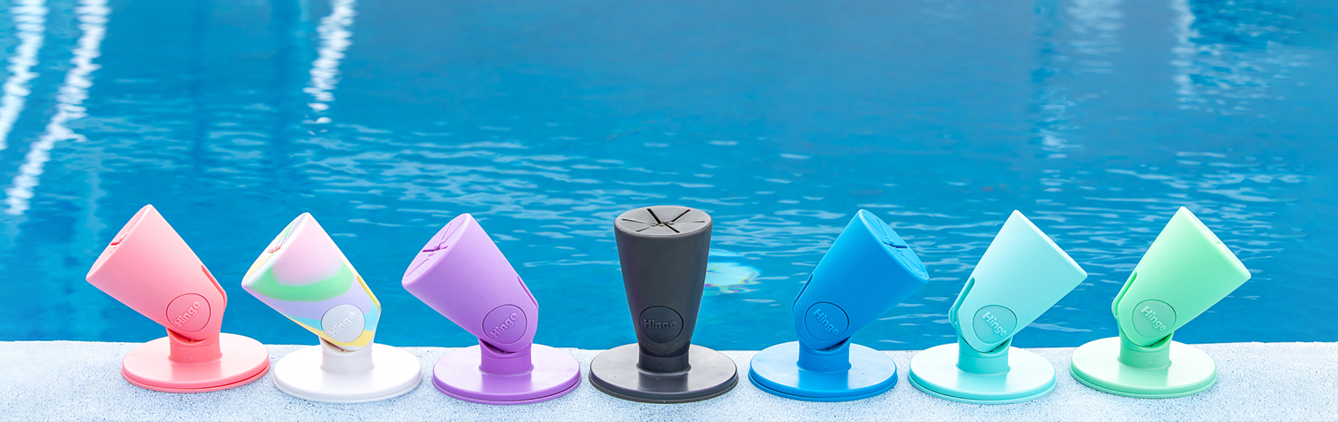 Tweexy Hinge Nail Polish Bottle Holder in Action