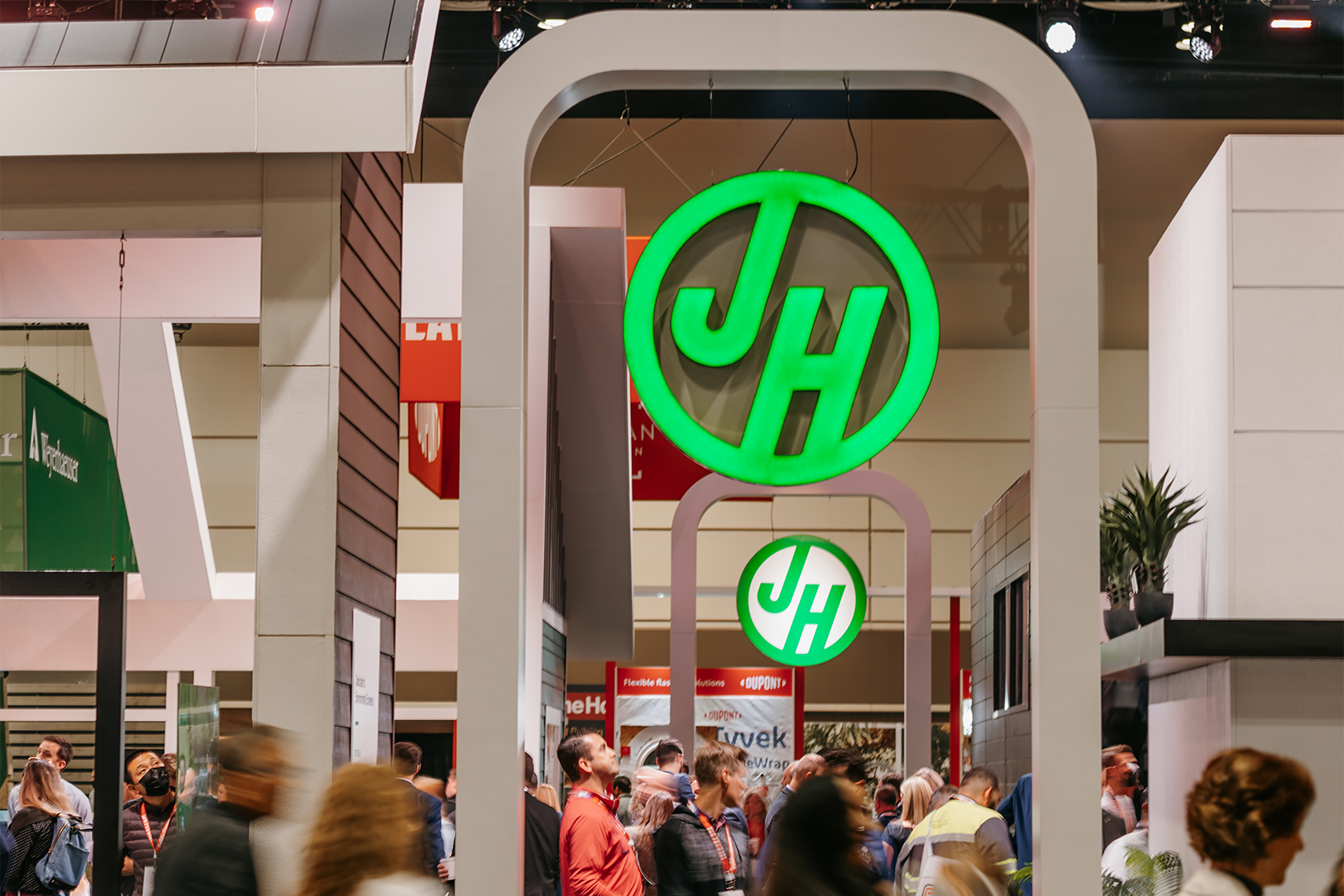 International Builders’ Show attendees stop by the James Hardie booth to experience the new Hardie™ Architectural Collection.