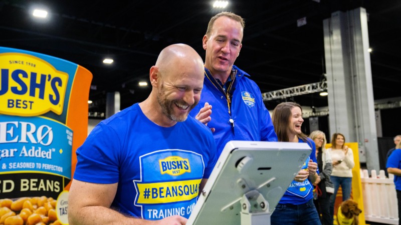 To kick off the partnership, Peyton Manning visited the Bush’s® Bean Squad Training Camp at the SEC Championship game in Atlanta to prepare for his new role, where he coached Bush’s team members through various bean-themed challenges.