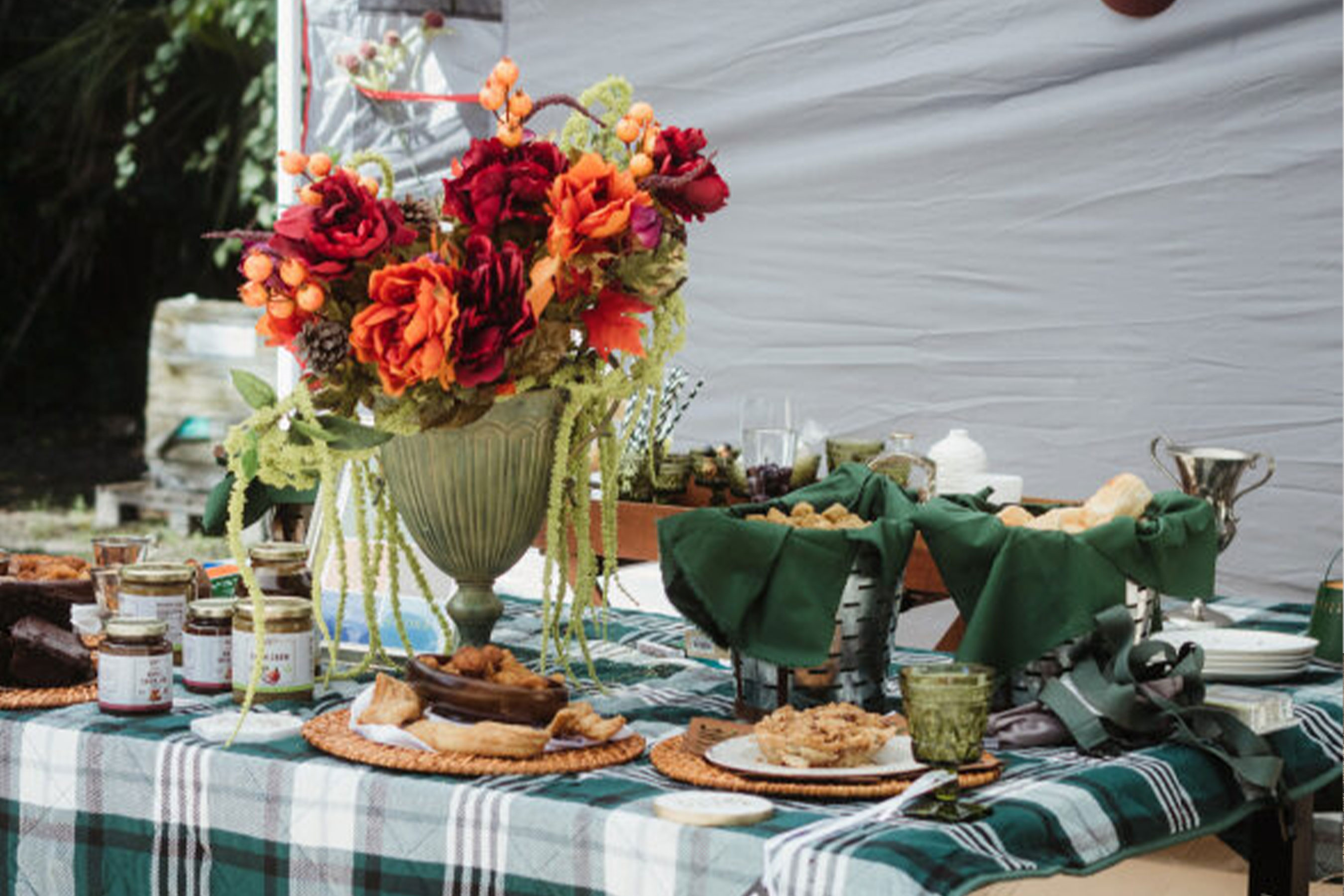 Southern tastemaker Michiel Perry shares her ideas for planning a winning tailgate.