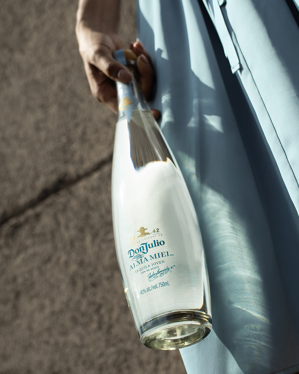 Introducing Alma Miel: a blend of Añejo and Blanco tequila distilled with oven roasted agave honey