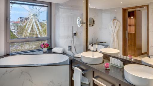 Bathroom Executive Suite Kempinski Hotel Budapest
